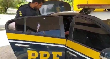 Polícia Rodoviária Federal resgata homem com transtornos mentais na BR-060, em Goiânia